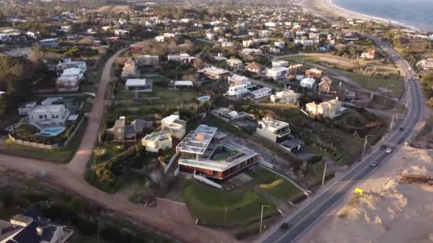 Dynamic Aerial Footage Beautiful Houses Sunset Chorro Area Punta Del — 비디오