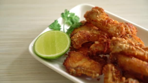 Fried Snapper Belly White Plate Asian Food Style — 图库视频影像