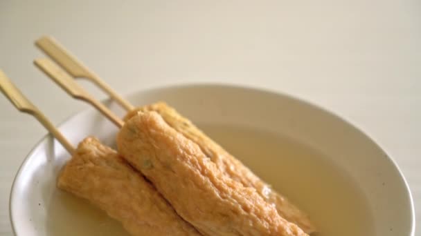 Omuk Brochette Gâteau Poisson Coréen Dans Soupe Style Nourriture Rue — Video