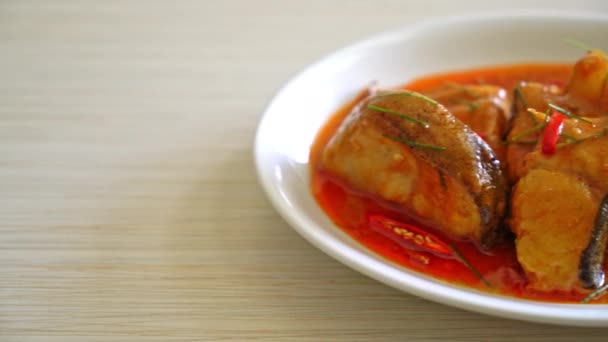 Rotschwanzwelse Getrockneter Roter Currysoße Die Choo Chee Genannt Wird Oder — Stockvideo