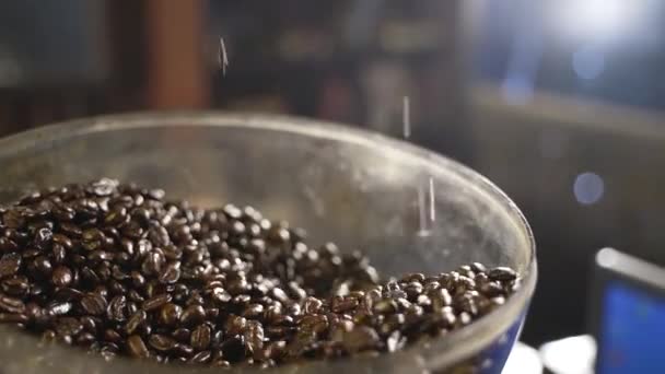 Kézzel Öntött Kávébab Bit 422 Kiváló Minőségű — Stock videók