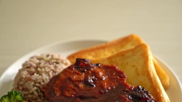 Barbecue Pork Steak Rice Berry White Plate — Vídeos de Stock