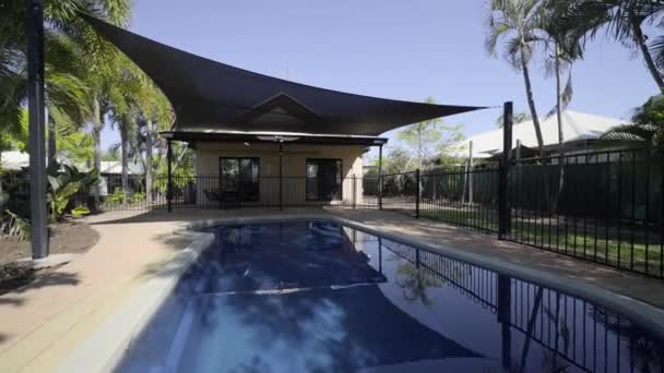 Fenced Pool Backyard Shade Cloth Sunny Day Verandah Outdoor Dining — Stock Video