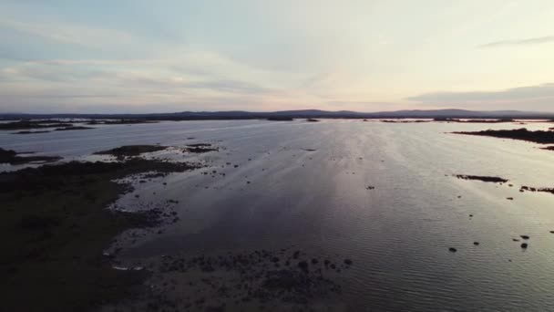 Krásné Vzdušné Létání Nad Gigantickou Irskou Lough Corrib Mnoha Malých — Stock video