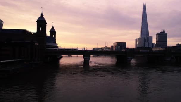 Aerial Flying Southwark Bridge Hole Southwark Reveal Silhouetted Stunning London — Stock Video