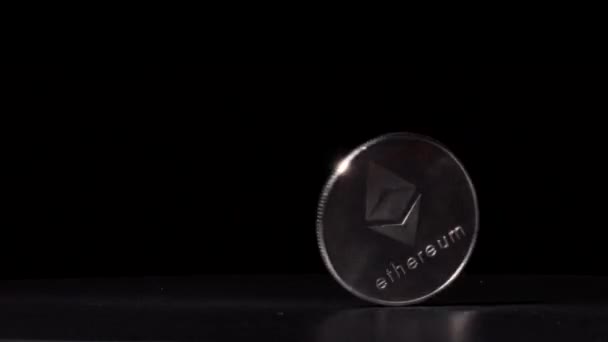 Silver Ethereum Coin Spinning Slow Motion Black Background Reflection Coin — Vídeos de Stock