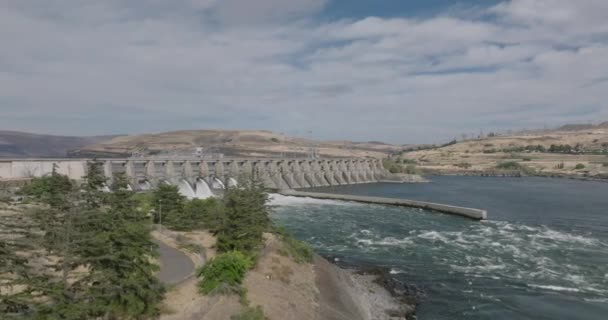 Drone Antenn Vattenkraftsdamm Längs Columbia River — Stockvideo