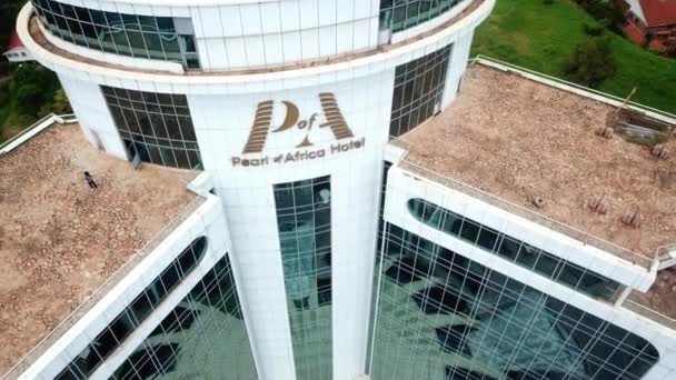 Extérieur Pearl Africa Hôtel Kampala Ouganda Drone Descendant — Video