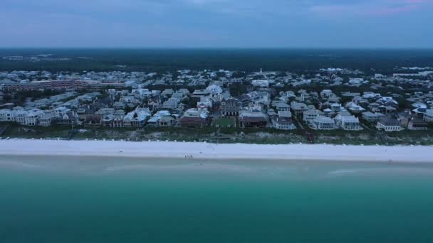 Vista Drone Voando Sobre Golfo México Abaixando Para Praia Rosemary — Vídeo de Stock