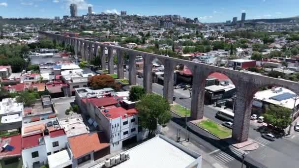 Vista Más Cercana Del Distintivo Acueducto Querétaro Del Siglo Xviii — Vídeo de stock