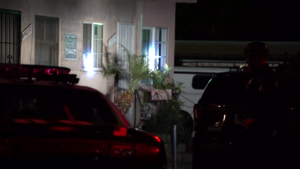 Полиция Лос Анджелеса Приехала Взломать — стоковое видео