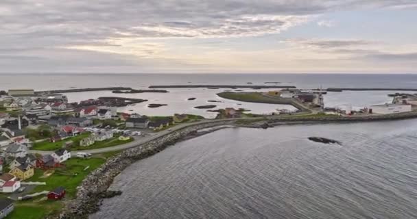 Andenes Norveç Sinematik Üstgeçit Küçük Balıkçı Köyü Şehir Merkezindeki Evleri — Stok video