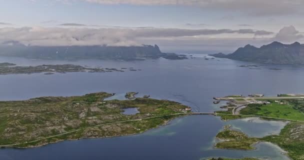 Djevelporten Noorwegen Panoramisch Panoramisch Uitzicht Vanuit Lucht Luchthaven Van Svolvr — Stockvideo