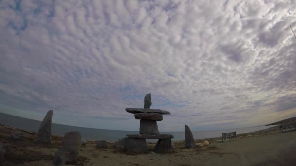 Tid Förflutit För Inuksuk Stranden Hudson Bay Churchill Beach Manitoba — Stockvideo
