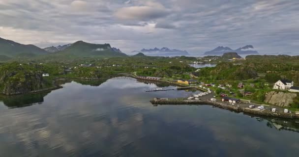 Rsvgvr Norveç Alçak Üstgeçit Girişi Etrafı Nefes Kesen Dağ Manzarası — Stok video