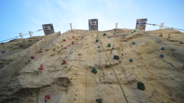 Walltopia Indoor Outdoor Wall Climbing Pov — Stock Video