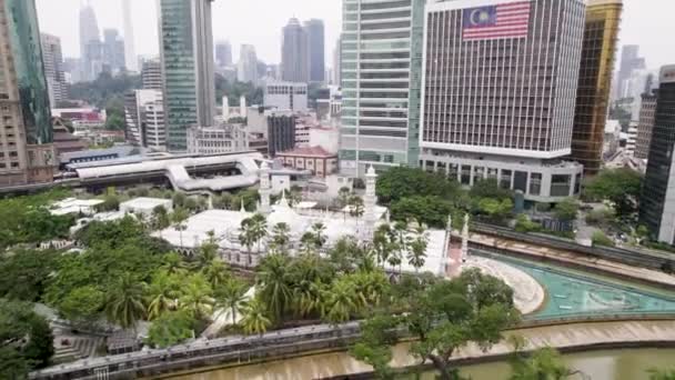 马来西亚吉隆坡Masjid Jamek清真寺 无人驾驶飞机飞越 — 图库视频影像
