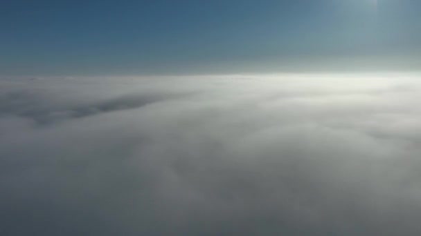 日の出の雲の上からドローンで時間が経つと — ストック動画