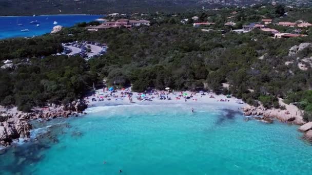 Συσκευασμένο Καλοκαίρι Spiaggia Del Pirata Capriccioli Παραλία Lido Ιταλία Εναέρια — Αρχείο Βίντεο