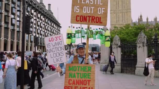 Παλαιός Ακτιβιστής Για Κλίμα Στο Westminster Του Λονδίνου Που Καθυστερεί — Αρχείο Βίντεο