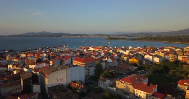 Luchtfoto Oranje Daken Grove Galicië Spanje Bij Zonsondergang Aan Horizon — Stockvideo
