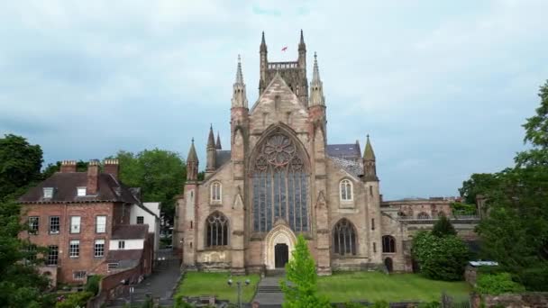 ウースター大聖堂 イングランドのキリスト教徒のための礼拝の場所 空中アプローチ — ストック動画