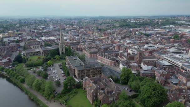 英国ウースター市の大聖堂建築 空中景観 — ストック動画