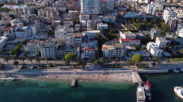 Aeriell Panning Skott Sarande Albanien Och Medelhavet — Stockvideo