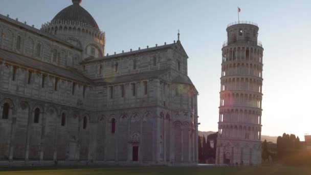 Total Establecer Tiro Torre Inclinada Pisa Con Movimiento Dolly Mañana — Vídeo de stock