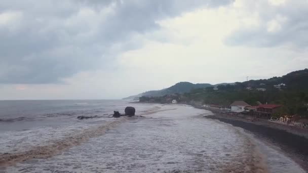 Tempat Selancar Populer Pantai Tunco Salvador Pada Hari Yang Mendung — Stok Video