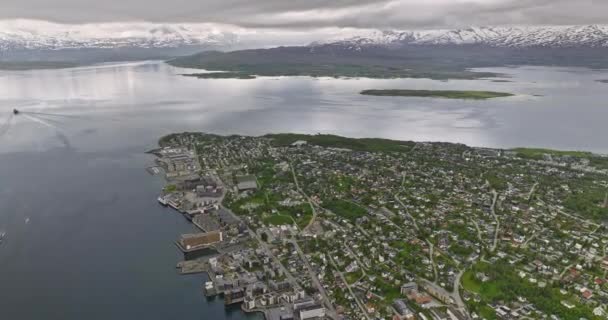 Troms Norge Flygfoto Panoramautsikt Drönare Flyover Bjerkaker Bostadsområde Södra Spetsen — Stockvideo