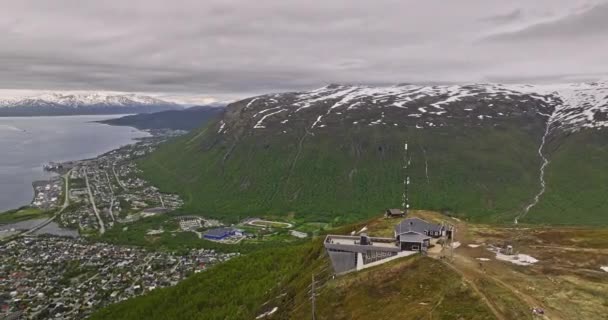Troms Noruega Vista Panorámica Aérea Sobrevuelo Storsteinen Montaña Captura Fjellstua — Vídeos de Stock