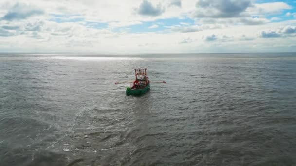 Rybářský Člun Vlečná Loď Východního Pobřeží Velké Británie Plující Slunce — Stock video