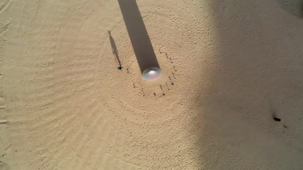Aerial View Gisela Colon Parabolic Monolith Man Desert Art Collection — Stock Video