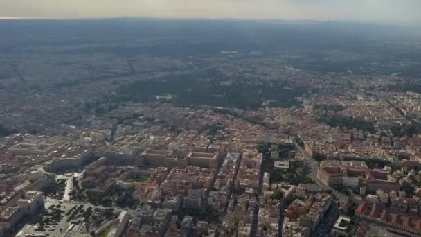 Voo Aéreo Alto Sobre Cidade Nebulosa Roma Itália Dia Ensolarado — Vídeo de Stock
