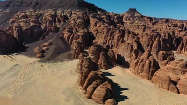 Aerial View Overlooking Detailed Rock Formations Sunny Ula Saudi Arabia — Stock Video