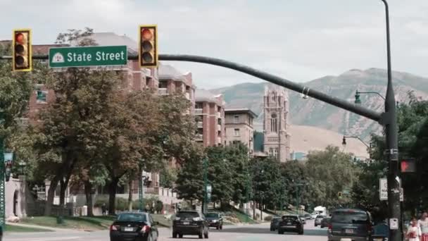 Statický Záběr Dálnice Salt Lake City Zasněženými Horami Pozadí Denním — Stock video