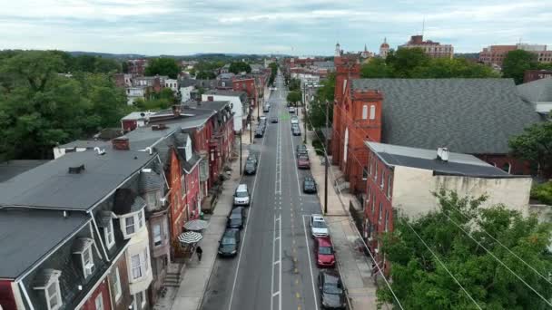 Downtown York Pennsylvania Traffic Street Residential District Reverse Aerial Dolly — Stock Video