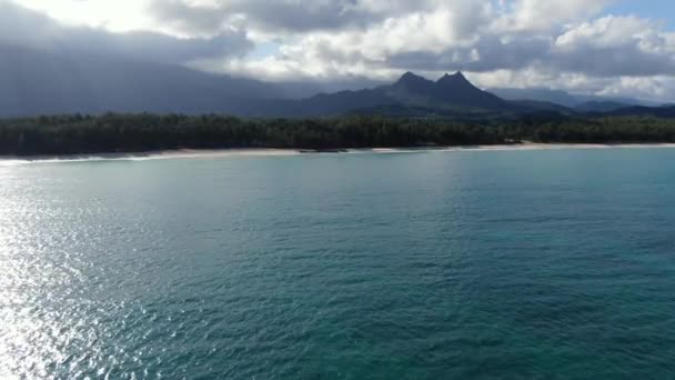 Oahu Hawaii East Shore Offshore Aerial View Sun Spotlighting Majestic — Stock Video