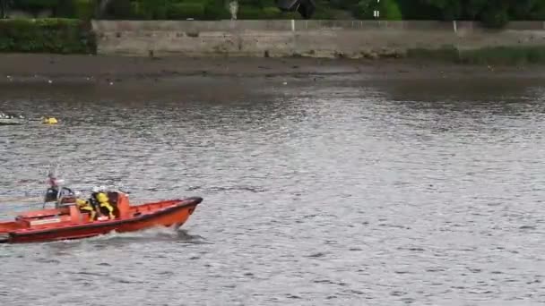 Spěchat Londýna Aby Jim Zachránil Život Plavčíci Spojené Království — Stock video