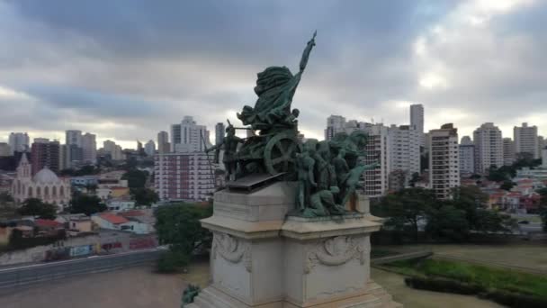 Drone Rotera Medurs Och Fånga Monument Till Självständighet Brasilien Och — Stockvideo
