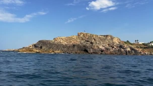 Tourboot Zuidelijkste Rots Van Italië Aan Ionische Kust Van Salento — Stockvideo