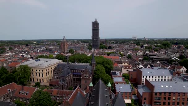 Gündoğumunda Hollanda Nın Utrecht Şehrinin Merkezindeki Iskeledeki Dom Ortaçağ Katedral — Stok video