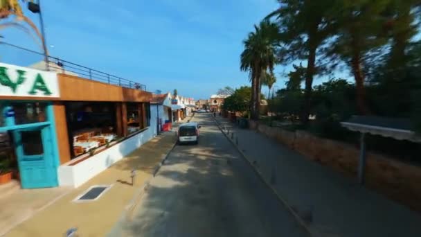 北塞浦路斯 Fpv无人机画面飞越法马古斯塔市 — 图库视频影像
