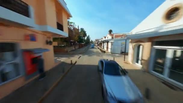 北塞浦路斯 Fpv无人机画面飞越法马古斯塔市 — 图库视频影像