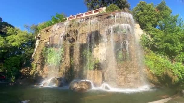 法国尼斯古堡山公园的人造第戎瀑布 — 图库视频影像