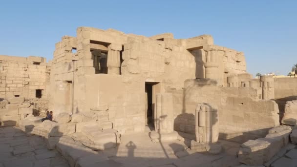埃及卢克索神庙的遗迹 博物馆中的古埃及建筑 — 图库视频影像
