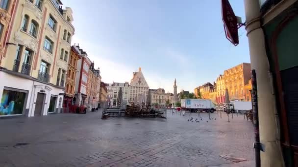 Walking Empty General Gaulle Square Pandemic Lille France Пов — стокове відео