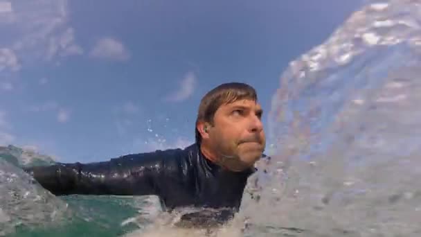 Close Slow Motion Shot Handsome Guy Surfing Green Wave Guincho — Video Stock