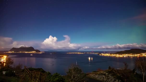 Norveç Giske Kentindeki Valderoy Adasının Üzerinde Yıldızlı Bulutlu Bir Akşam — Stok video